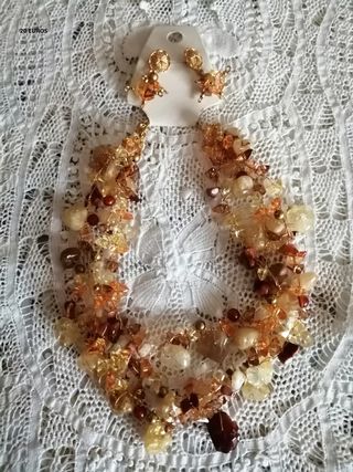 Bisutería collares gargantillas pendientes