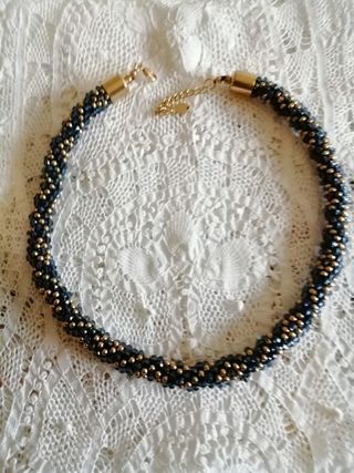 Bisutería collares gargantillas pendientes