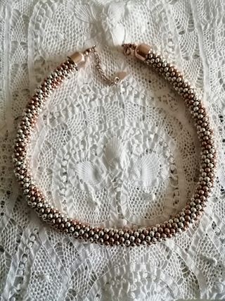 Bisutería collares gargantillas pendientes