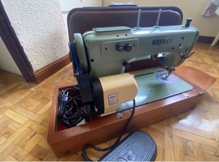 Maquina de coser refrey