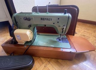 Maquina de coser refrey
