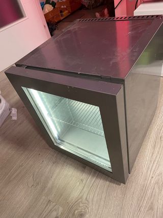 Nevera pequeña redbull