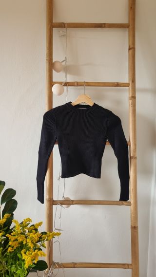 Crop top y chaqueta punto