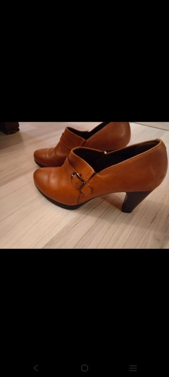 Zapato tacón piel color marrón