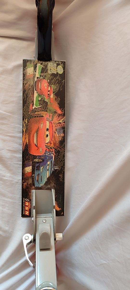 Patinete plegable Cars