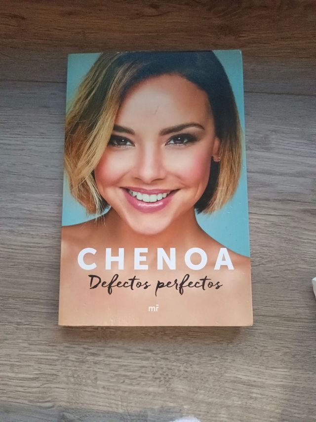 Defectos perfectos. Autora: Chenoa