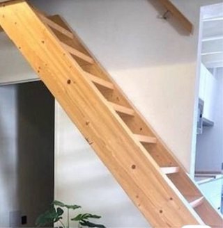 Escala fusta altell o pis loft. Escalera madera.