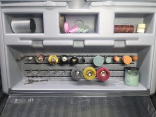 Dremel con accesorios