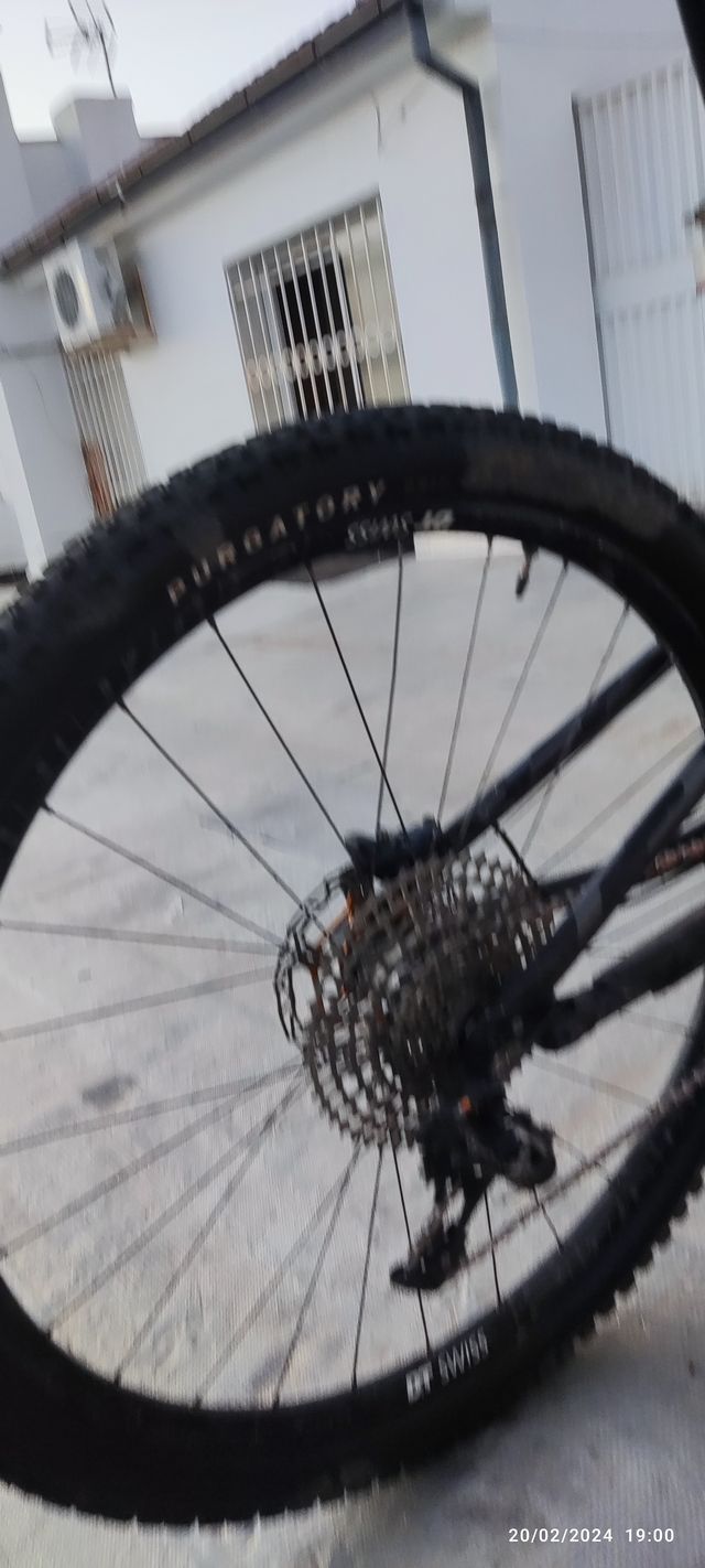 SPECIALIZED CAMBER COM CARBON 29¨