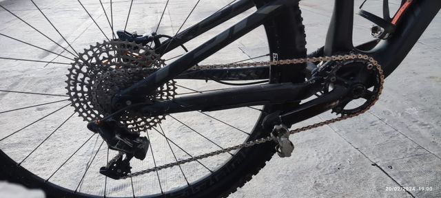 SPECIALIZED CAMBER COM CARBON 29¨