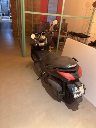 Yamaha xmax 250 lee descripcion