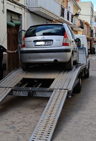 Desguace ,Grúa y baja de vehiculos 