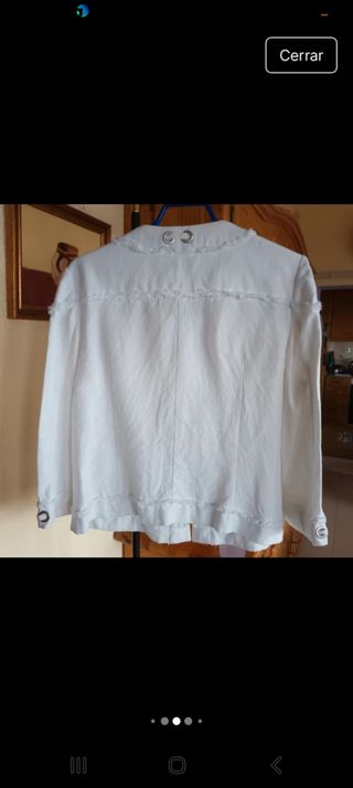 Chaqueta de Adolfo Domínguez.  En blanco