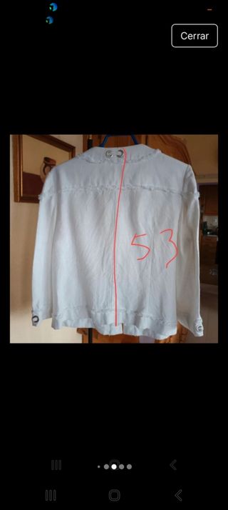 Chaqueta de Adolfo Domínguez.  En blanco