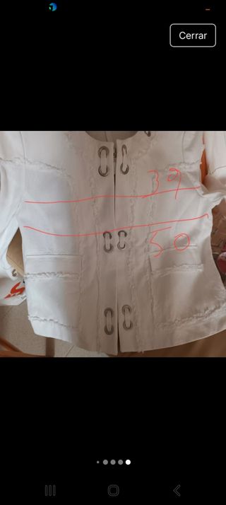 Chaqueta de Adolfo Domínguez.  En blanco
