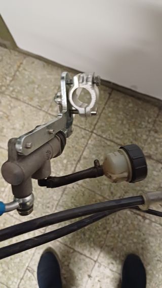 Freno trasero dedo pulgar