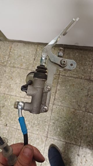 Freno trasero dedo pulgar