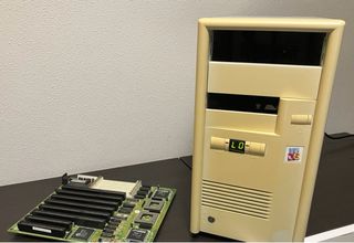 Caja PC AT vintage y placa averiada de 386 DX