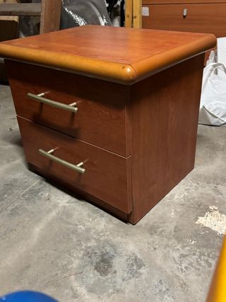 Comodino color ciliegio