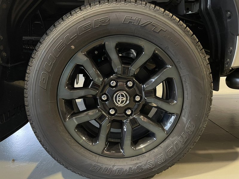 Toyota Hilux 2025, foto 11