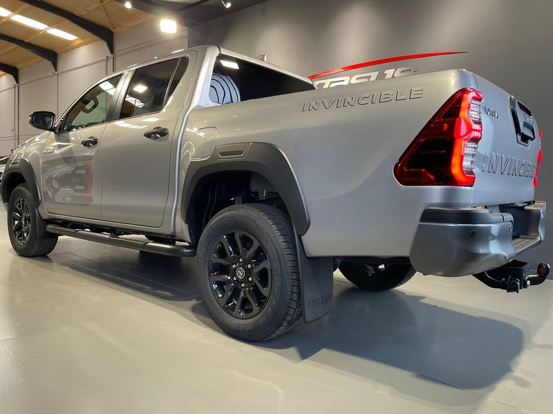 Toyota Hilux 2025, foto 2