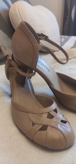 Zapatos salón beige