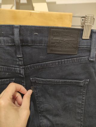 Pantalón Levis pitillo
