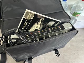 Mesa de DJ Console RMX Hercules