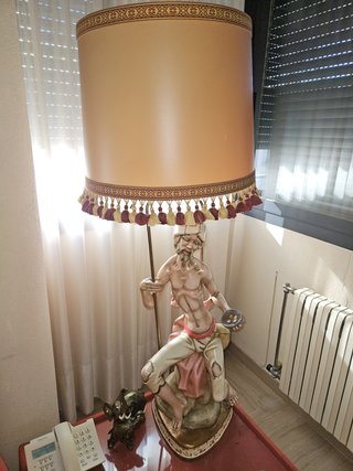 LAMPÀRA DE MESA VITAGE FIGURA DE CERAMICA