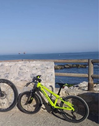 Preciosa bici Monty como nueva hasta 10/11 años