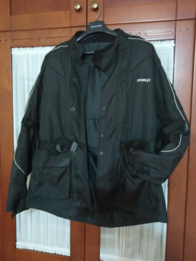 Conjunto de moto en perfecto estado.