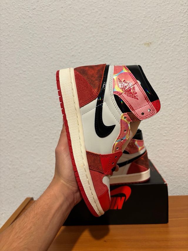Nike Air Jordan 1 High Retro OG // Talla 36.5