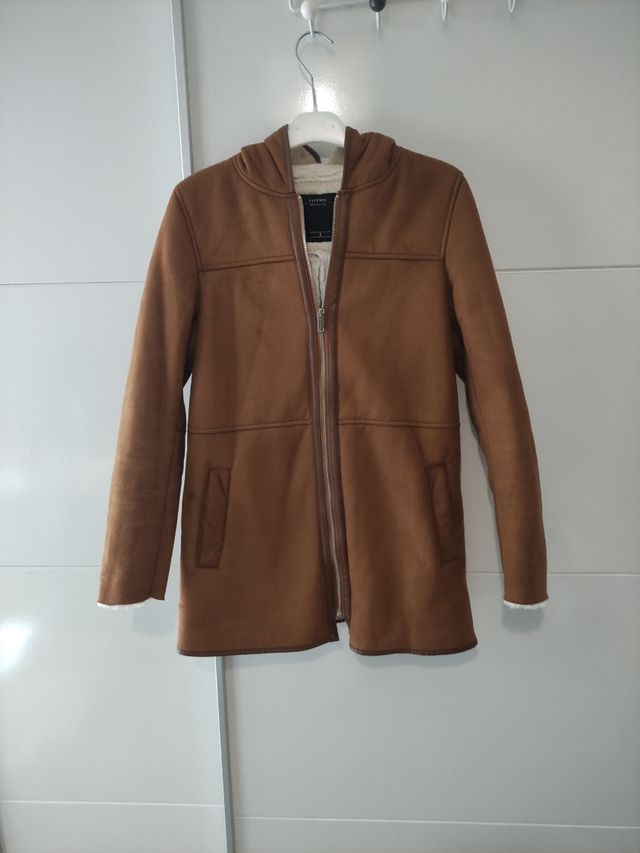 Abrigo de pelo color marrón