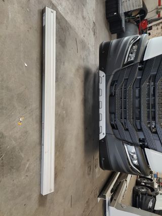 Parachoques camión RENAULT