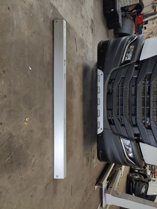 Parachoques camión RENAULT