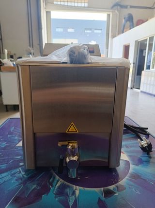 Freidora profesional electrica 8L con grifo