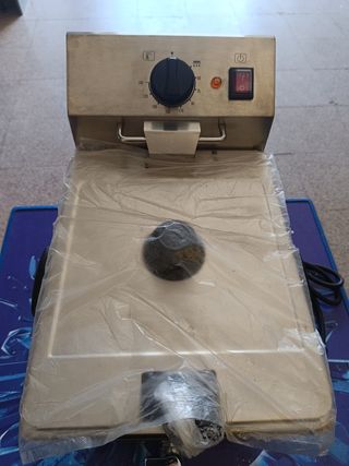 Freidora profesional electrica 8L con grifo