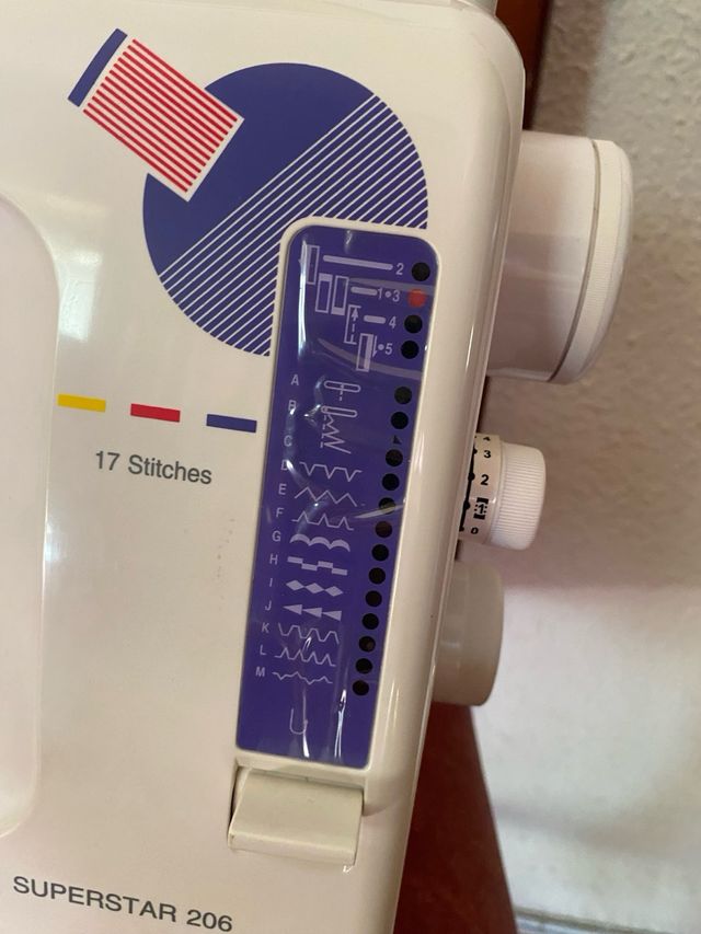 Maquina de coser portatil nueva