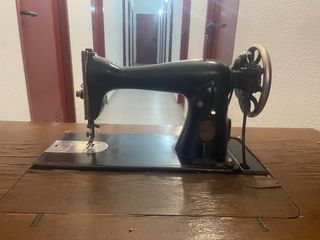 Maquina de coser antigua