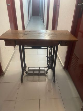 Maquina de coser antigua