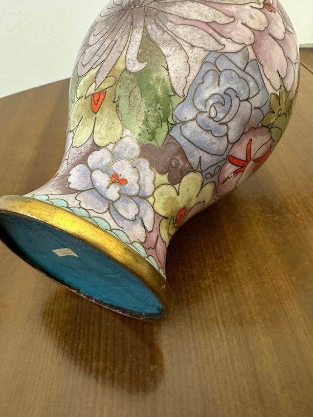 Grande vaso Cinese in smalto Cloisone su ottone.