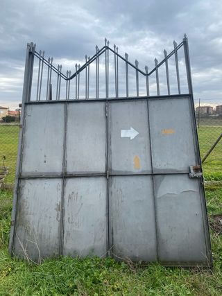 PUERTAS DE HIERRO 