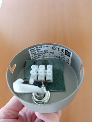 Piccola lampada con lampadina a led