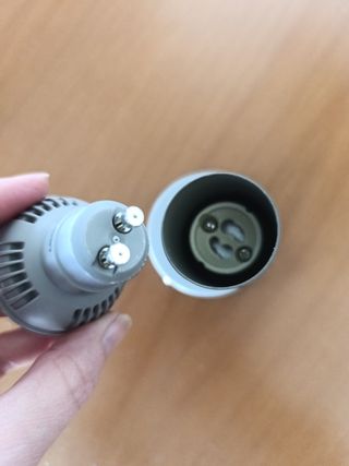 Piccola lampada con lampadina a led