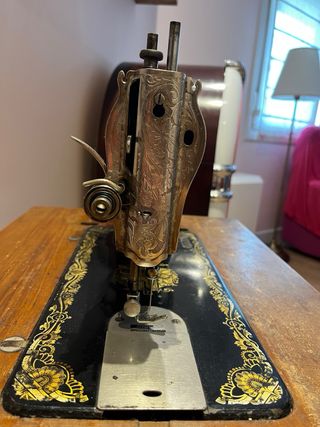 Maquina coser singer antigua