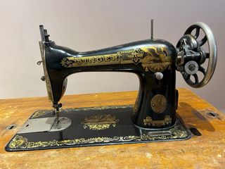 Maquina coser singer antigua