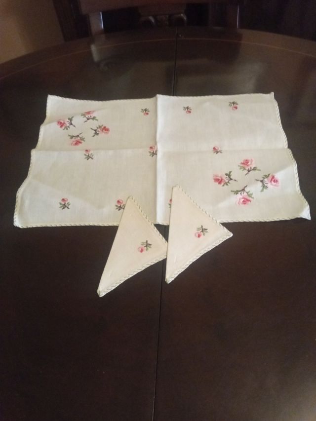 Mantelería individual bordada