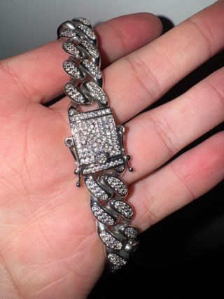 Cadena cubana con diamantes y oro blanco