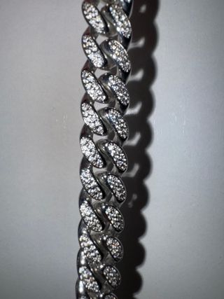 Cadena cubana con diamantes y oro blanco