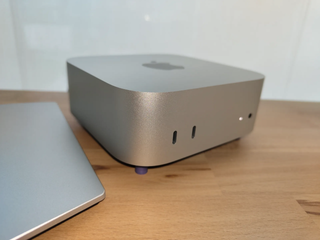 Soporte Mac Mini M4 con logo Apple